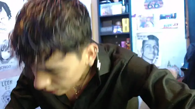 Snapshot of Mickey_Magic chatting on 02-15-25, 05:09 Mickey Magic online show from 02-15-25, 05:09