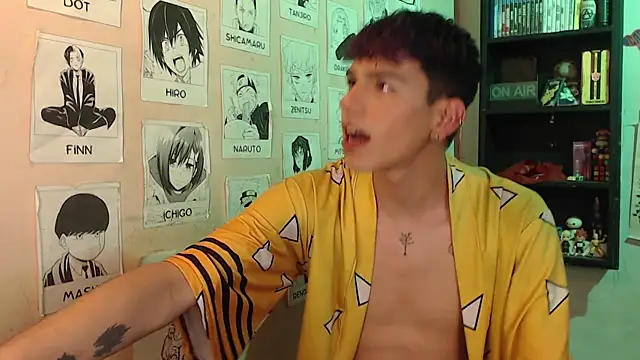 Snapshot of Mickey_Magic chatting on 02-18-25, 07:41 Mickey Magic online show from 02-18-25, 07:41