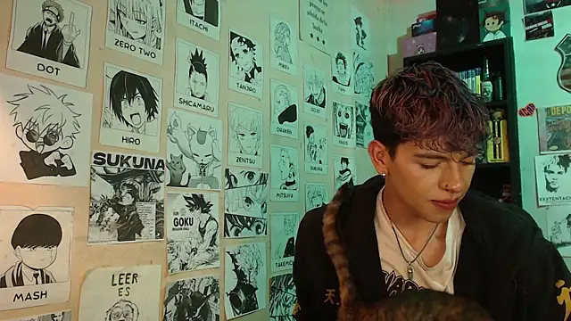 Snapshot of Mickey_Magic chatting on 03-01-25, 05:52 Mickey Magic online show from 03-01-25, 05:52