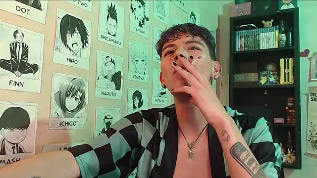 Snapshot of Mickey_Magic chatting on 02-13-25, 06:41 Mickey Magic online show from 02-13-25, 06:41