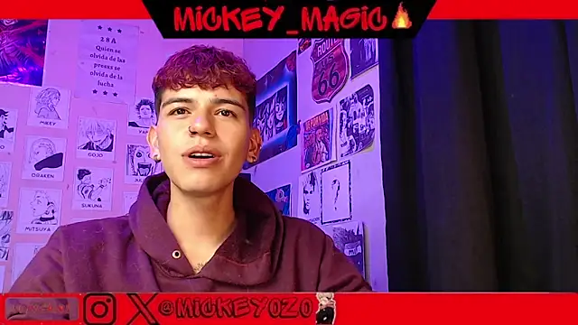 Snapshot of Mickey_Magic chatting on 03-11-25, 07:03 Mickey Magic online show from 03-11-25, 07:03