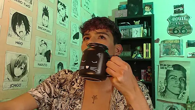 Snapshot of Mickey_Magic chatting on 02-21-25, 04:07 Mickey Magic online show from 02-21-25, 04:07