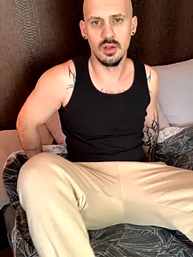 AssHunter4k online show from 11-16-25, 08:19