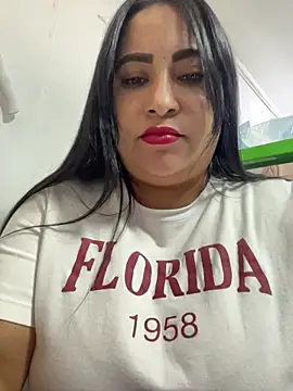 Snapshot of Miia_Jazmin chatting on 04-25-26, 07:11 Miia Jazmin online show from 04-25-26, 07:11