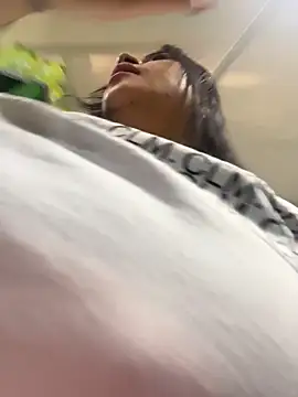 Miia Jazmin online show from 12-22-25, 12:05