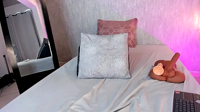 Snapshot of isabella_zc chatting on 02-26-25, 05:53 isabella zc online show from 02-26-25, 05:53