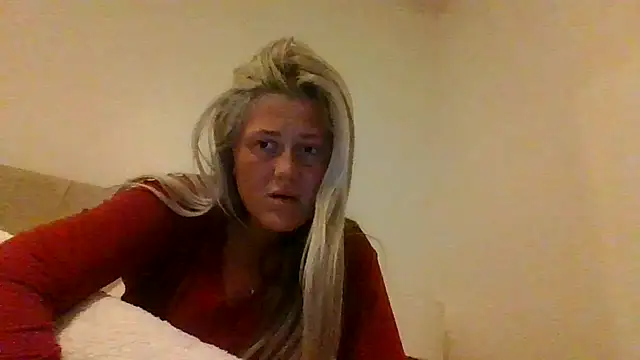 Snapshot of Deliciousdolly_DD chatting on 03-09-26, 06:55 Deliciousdolly DD online show from 03-09-26, 06:55