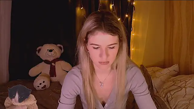 Melissa smith  online show from 12-16-25, 03:27