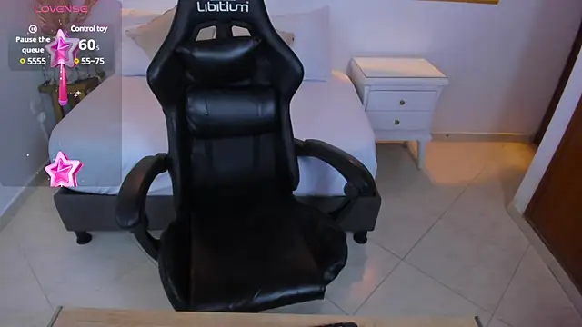 Snapshot of yesenia25_x chatting on 02-04-25, 07:11 yesenia25 x online show from 02-04-25, 07:11