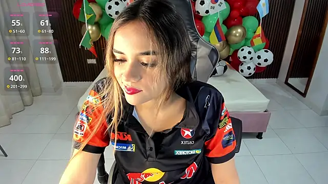 Snapshot of Lolly_18 chatting on 06-19-26, 08:03 Lolly 18 online show from 06-19-26, 08:03