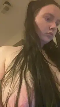 Snapshot of VenusandIppy chatting on 05-27-26, 05:26 VenusandIppy online show from 05-27-26, 05:26