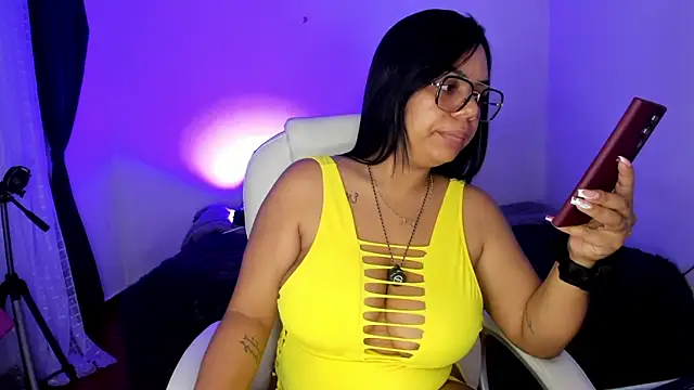 Snapshot of ashanty_b5 chatting on 03-07-26, 02:40 ashanty b5 online show from 03-07-26, 02:40