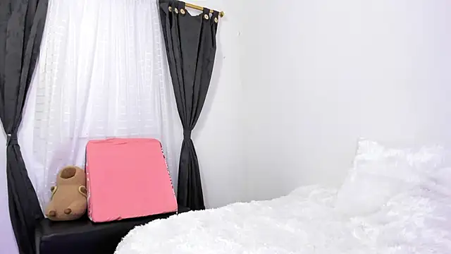 Snapshot of ashanty_b5 chatting on 05-15-26, 10:52 ashanty b5 online show from 05-15-26, 10:52