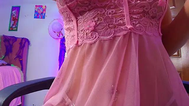 Snapshot of MiaFlamesxxx chatting on 10-15-25, 11:57 MiaFlamesxxx online show from 10-15-25, 11:57