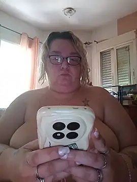 diosacurvy1984 online show from 07-24-26, 10:00