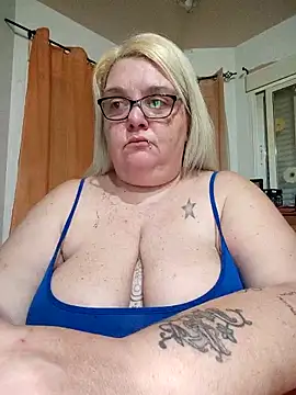 diosacurvy1984 online show from 04-08-26, 07:43