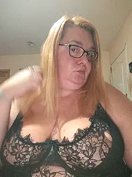 diosacurvy1984 online show from 10-28-25, 07:18