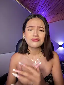 Snapshot of Sofia18_pinkk chatting on 03-04-26, 08:27 Sofia18 pinkk online show from 03-04-26, 08:27