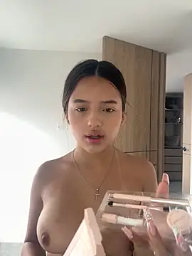 Sofia18 pinkk online show from 10-27-25, 08:32