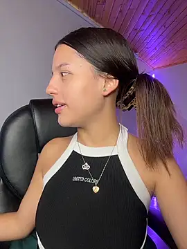 Snapshot of Sofia18_pinkk chatting on 02-23-26, 09:48 Sofia18 pinkk online show from 02-23-26, 09:48