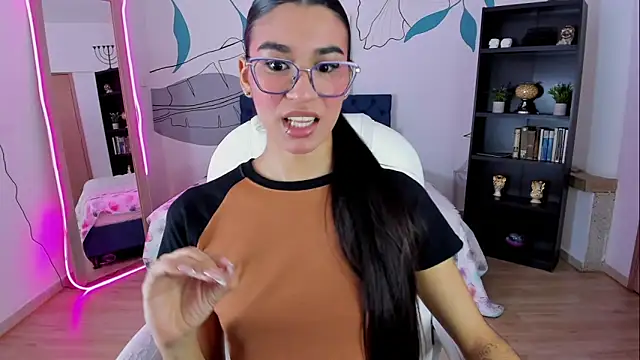 Dana Paula online show from 12-14-25, 11:38