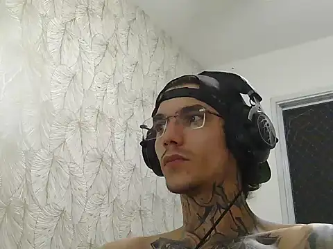 Snapshot of smokingink chatting on 04-25-26, 01:41 smokingink online show from 04-25-26, 01:41
