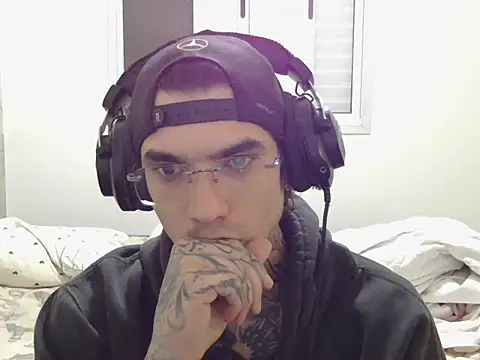 Snapshot of smokingink chatting on 04-29-26, 11:33 smokingink online show from 04-29-26, 11:33