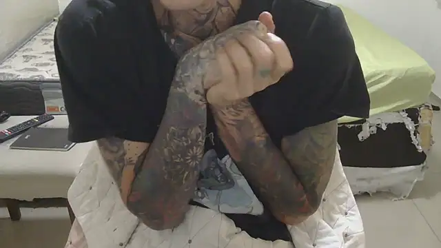Snapshot of smokingink chatting on 05-26-26, 06:00 smokingink online show from 05-26-26, 06:00