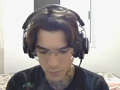 Snapshot of smokingink chatting on 05-01-26, 11:10 smokingink online show from 05-01-26, 11:10
