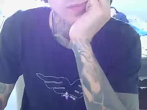 Snapshot of smokingink chatting on 05-04-26, 07:28 smokingink online show from 05-04-26, 07:28
