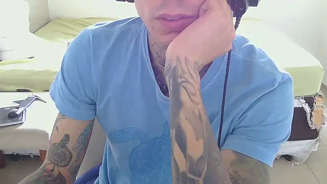 Snapshot of smokingink chatting on 06-03-26, 04:23 smokingink online show from 06-03-26, 04:23