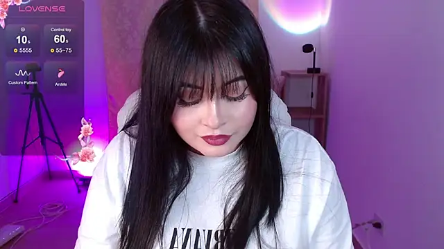 Snapshot of isabella1616 chatting on 06-21-26, 02:39 isabella1616 online show from 06-21-26, 02:39