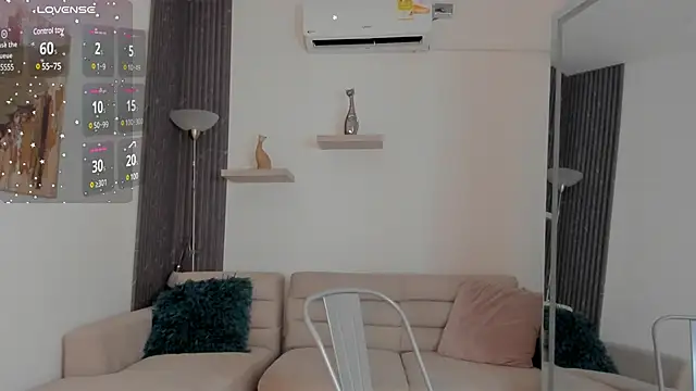 Snapshot of laurah_hill chatting on 03-22-25, 12:25 laurah hill online show from 03-22-25, 12:25
