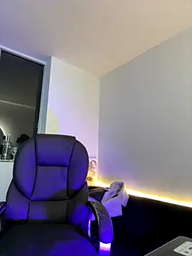 Michell sr online show from 10-11-25, 01:17