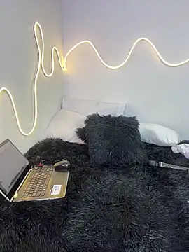 Michell sr online show from 03-07-25, 04:57