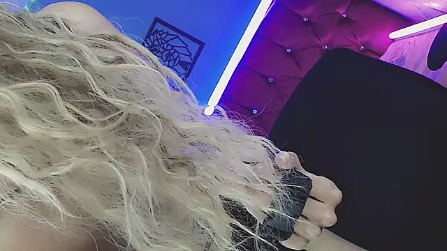 Arlet Zenere online show from 01-19-25, 01:55