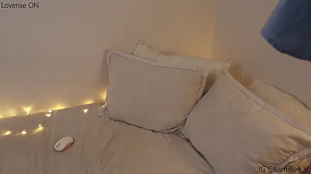 caamillee  online show from 03-19-25, 10:53