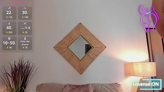 Snapshot of viviannehill_hot chatting on 02-19-26, 01:24 viviannehill hot online show from 02-19-26, 01:24