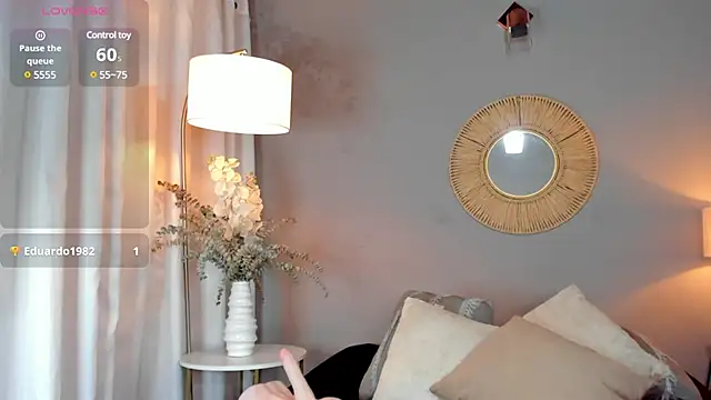 viviannehill hot online show from 02-25-25, 09:58