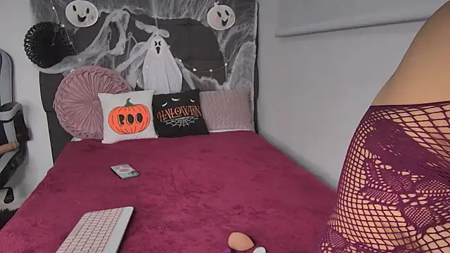 AmandaBrooks 18 online show from 10-19-25, 12:46