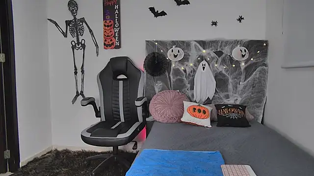 AmandaBrooks 18 online show from 10-07-25, 05:52