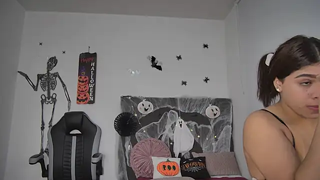 AmandaBrooks 18 online show from 10-16-25, 01:36