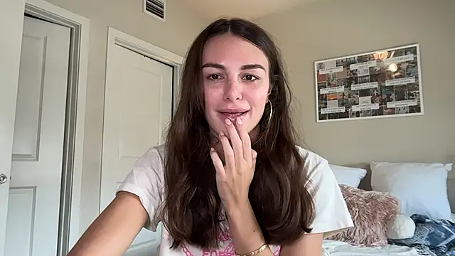 Snapshot of graciesmith27 chatting on 07-01-26, 06:52 graciesmith27 online show from 07-01-26, 06:52