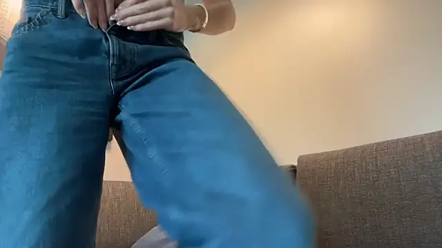 graciesmith27 online show from 04-12-26, 08:56