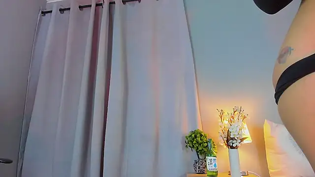 Snapshot of GABRIELAM_MS chatting on 07-12-26, 12:11 GABRIELAM MS online show from 07-12-26, 12:11