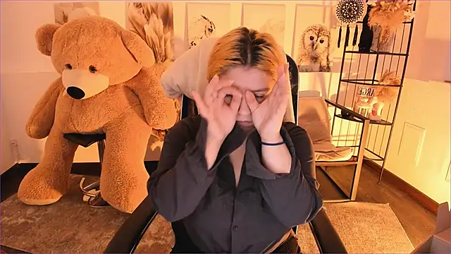 DiaAngell online show from 01-06-26, 07:29