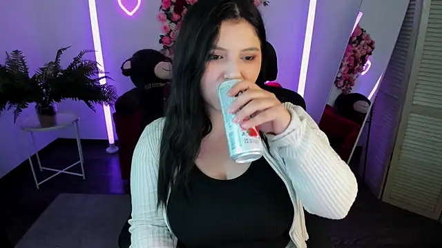 DiaAngell online show from 06-19-26, 07:30