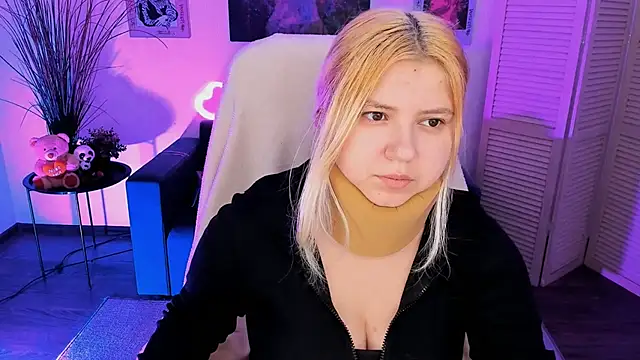 DiaAngell online show from 11-26-25, 06:41