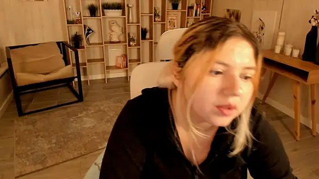 DiaAngell online show from 09-19-25, 02:15