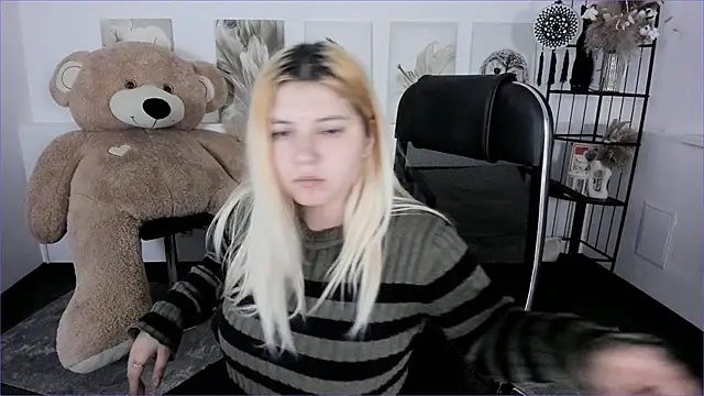 DiaAngell online show from 01-15-26, 01:31